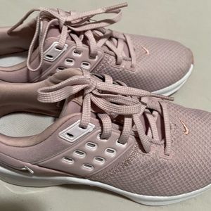 NIKE RUNNING SNEAKERS